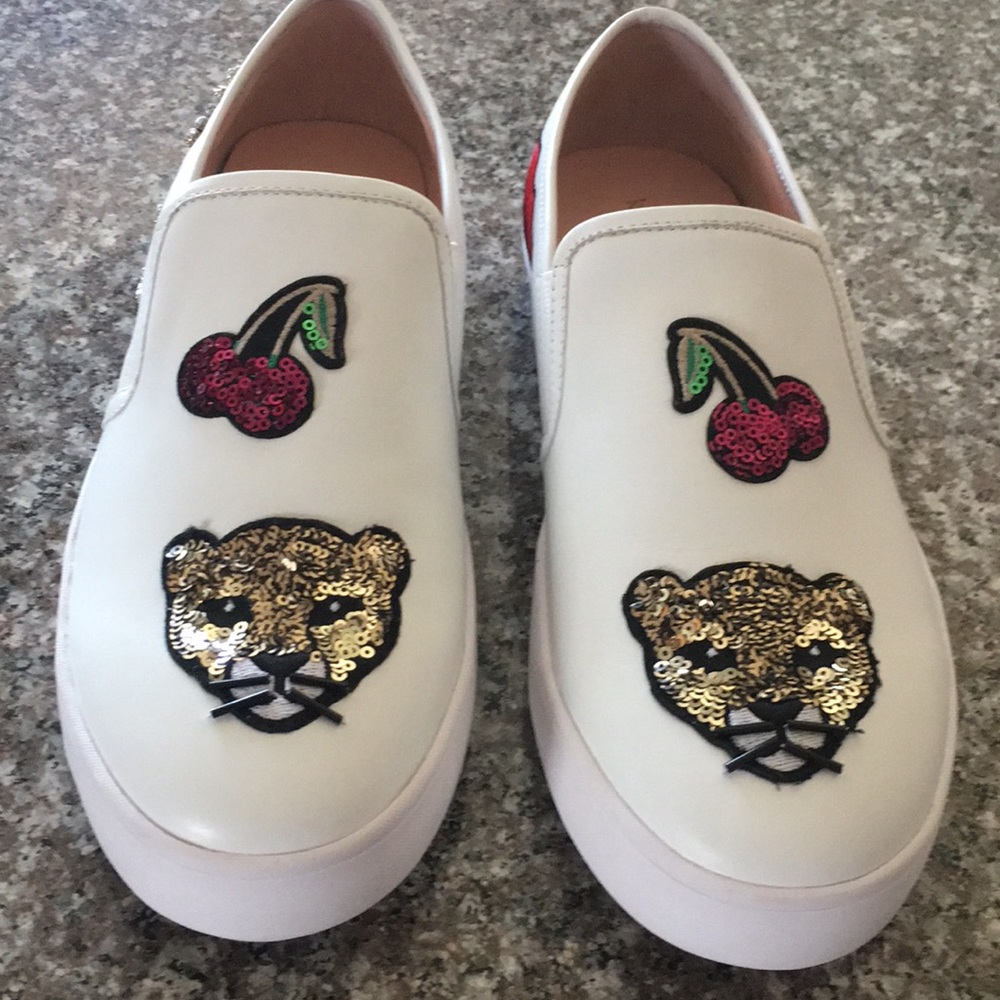 Slip on Tennis shoes